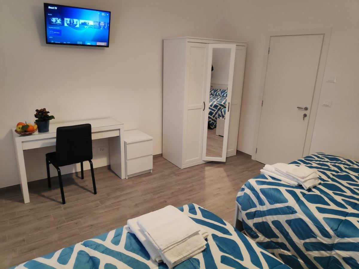 Casadei Guest House Stazione ボローニャ エクステリア 写真
