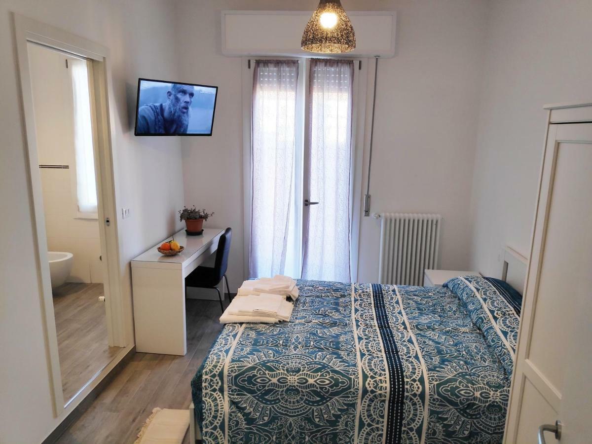 Casadei Guest House Stazione ボローニャ エクステリア 写真